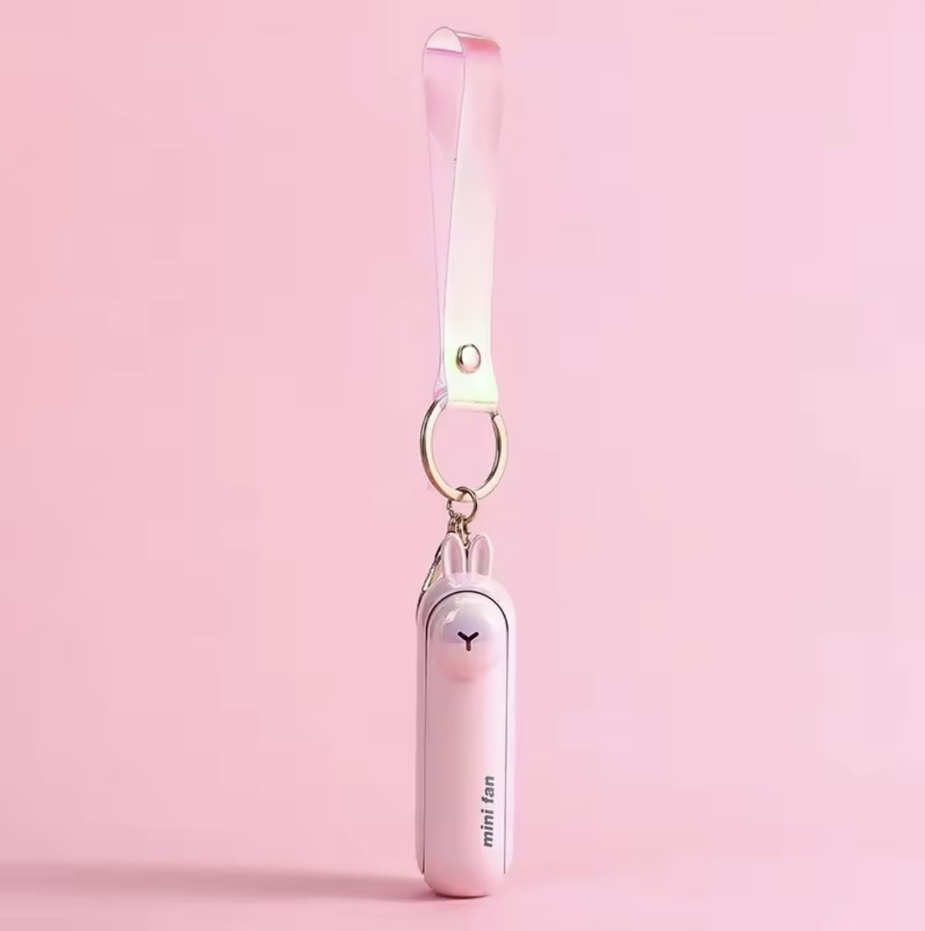 Kawaii Mini-Ventilator von StekaShop, tragbarer USB-Ventilator mit niedlichem Design und kompaktem Gehäuse.